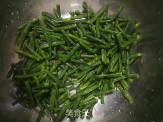 豇豆炒肉的做法步骤：4