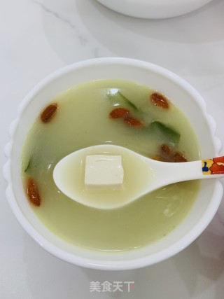 豆腐裙带菜鲫鱼汤的做法步骤：8