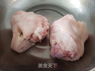 玉米炖大骨头的做法步骤：1