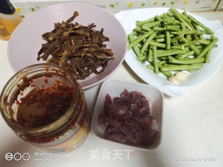 双豆角炒肉的做法步骤：1