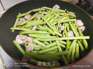 双豆角炒肉的做法步骤：3