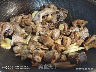 鸭肉焖土豆的做法步骤：4
