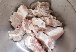 山药玉米排骨汤的做法步骤：1