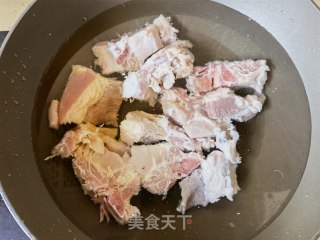 山药玉米排骨汤的做法步骤：2