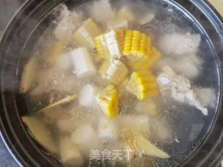 山药玉米排骨汤的做法步骤：11