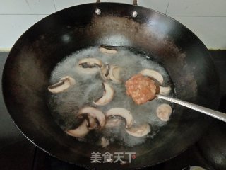 口蘑菜心肉丸汤的做法步骤：5
