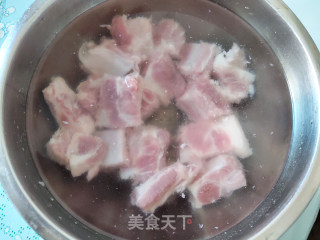 黄焖排骨的做法步骤：1