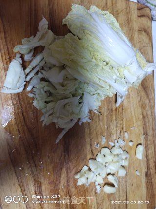 肉片炒芹菜干豆角的做法步骤：1