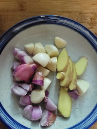 酱油鸡的做法步骤：2