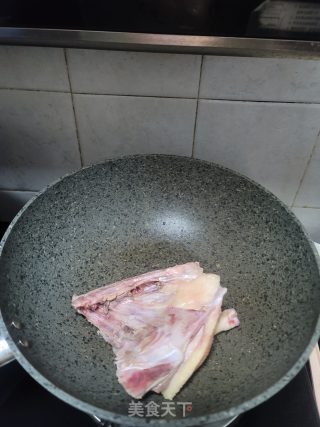 酸梅鸭的做法步骤：4