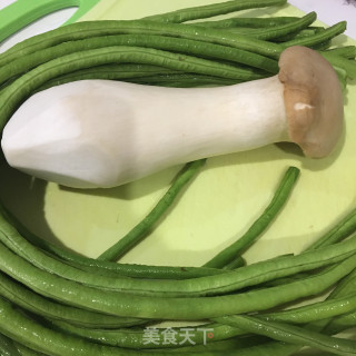 肉片炒豇豆的做法步骤：1