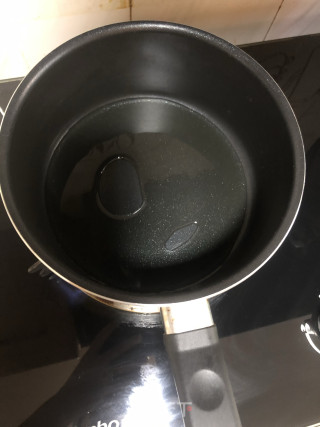 板栗焖鸡爪的做法步骤：4