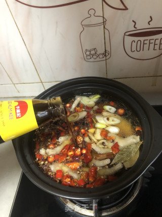 板栗焖鸡爪的做法步骤：11