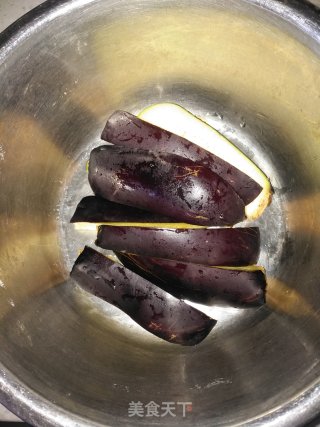 茄子焖面的做法步骤：1