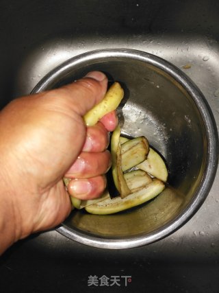 茄子焖面的做法步骤：2