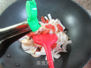 香肠炒洋葱的做法步骤：6