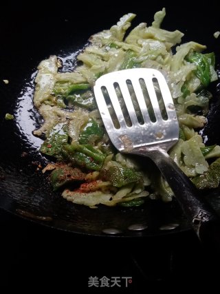 青椒苦瓜片的做法步骤：13