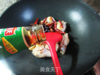 鹌鹑蛋烧鸡翅根的做法步骤：5