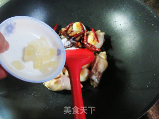 鹌鹑蛋烧鸡翅根的做法步骤：7