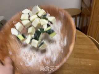 虾球沙拉的做法步骤：3