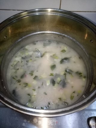 裙带菜虾仁粥的做法步骤：8