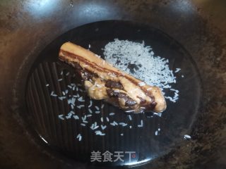 酱汁五花肉炒青椒的做法步骤：1