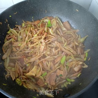 回锅肉炒紫芸豆的做法步骤：10