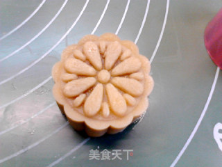 豆沙火腿月饼的做法步骤：16