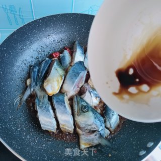 家常陈醋烧鲅鱼的做法步骤：6