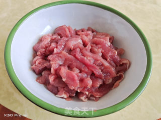 鱼香肉丝的做法步骤：1