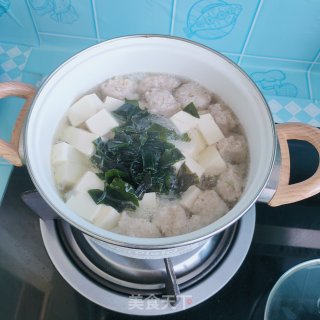 藕丸豆腐裙带菜汤的做法步骤：12