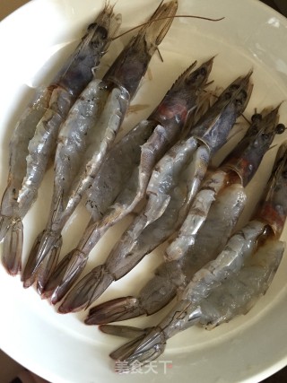 蒜香虾的做法步骤：6