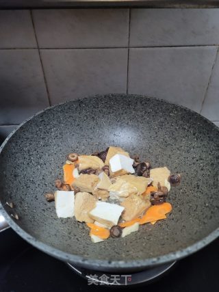 辣豆瓣酱烧豆腐的做法步骤：3