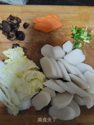 香菇白菜年糕汤的做法步骤：1