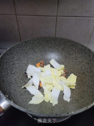 香菇白菜年糕汤的做法步骤：3