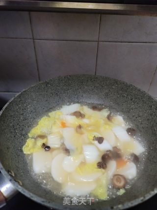 香菇白菜年糕汤的做法步骤：6
