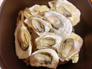 宵夜之王——蒜蓉烤生蚝????的做法步骤：11