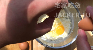 炼乳磅蛋糕，适合新手的基础磅蛋糕，成品湿润柔软细腻。的做法步骤：9
