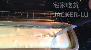 炼乳磅蛋糕，适合新手的基础磅蛋糕，成品湿润柔软细腻。的做法步骤：14