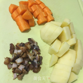 肉丁土豆焖饭的做法步骤：2