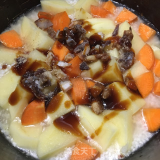 肉丁土豆焖饭的做法步骤：3