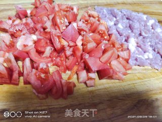 西红柿肉末炒粉条的做法步骤：1