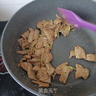 泡椒爆炒猪肝的做法步骤：17