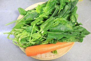 凉拌酸辣银耳菠菜的做法步骤：1