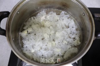 凉拌酸辣银耳菠菜的做法步骤：7