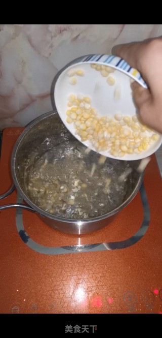 鸡蛋玉米饼的做法步骤：2