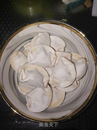 酸辣水饺的做法步骤：1