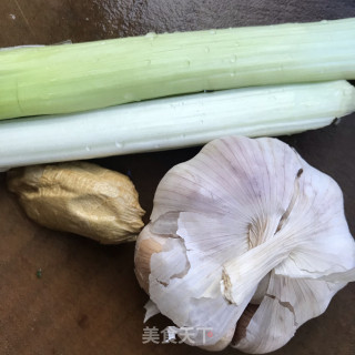 鲈鱼鲜虾焗锅的做法步骤：2
