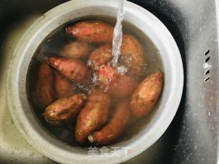 糯米粉红薯丸子的做法步骤：1
