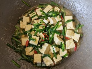 韭菜炒豆腐的做法步骤：12